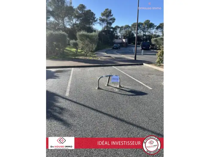 Parking / Box de 18 m² - Fréjus (83600)