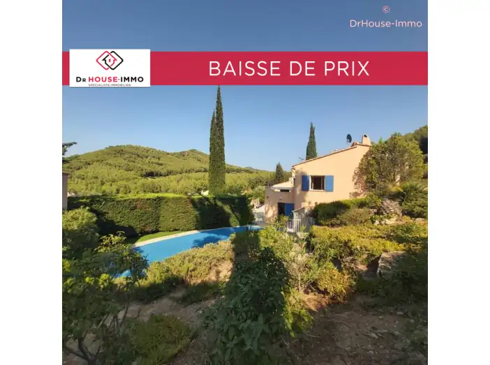 Maison 5 pièces de 150 m² - Saint-Cyr-sur-Mer (83270)