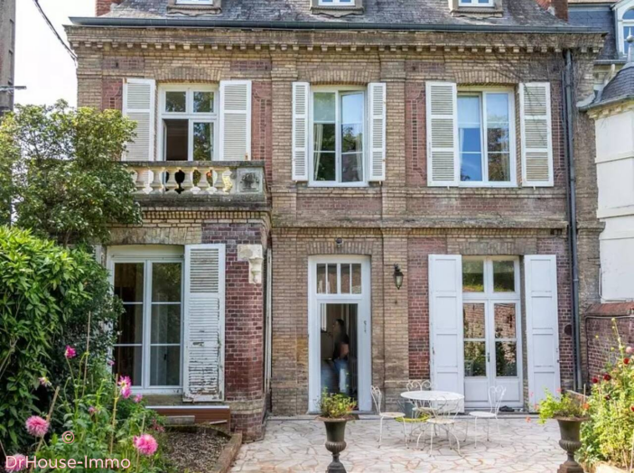 Maison de 273m² - 11 pièces