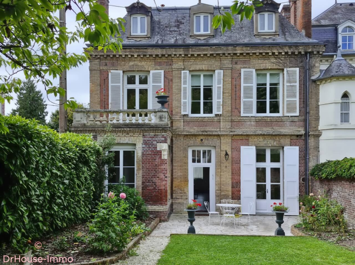 Maison de 273m² - 11 pièces