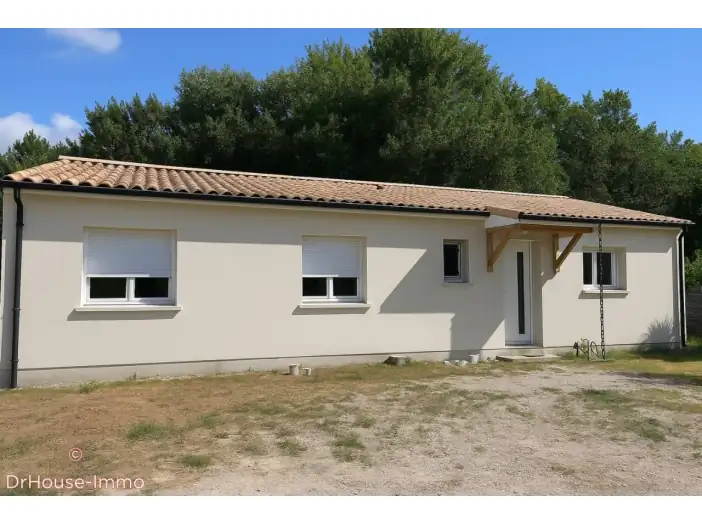 Maison 4 pièces de 100 m² - Avensan (33480)