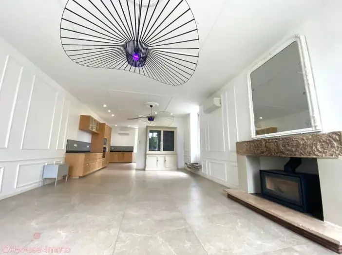 Maison 8 pièces de 350 m² - Dax (40100)