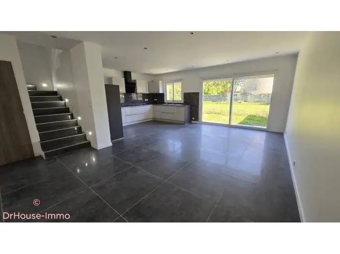 Maison 7 pièces de 140 m² - Saint-Julien (21490)