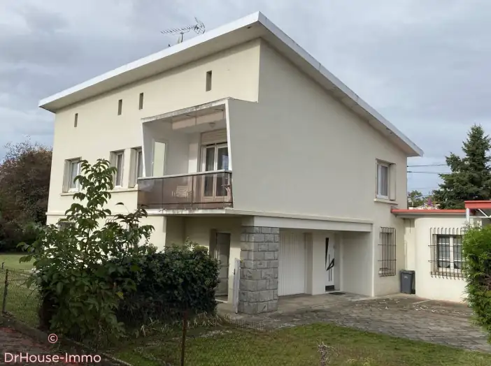 Maison 12 pièces de 190 m² - Pamiers (09100)