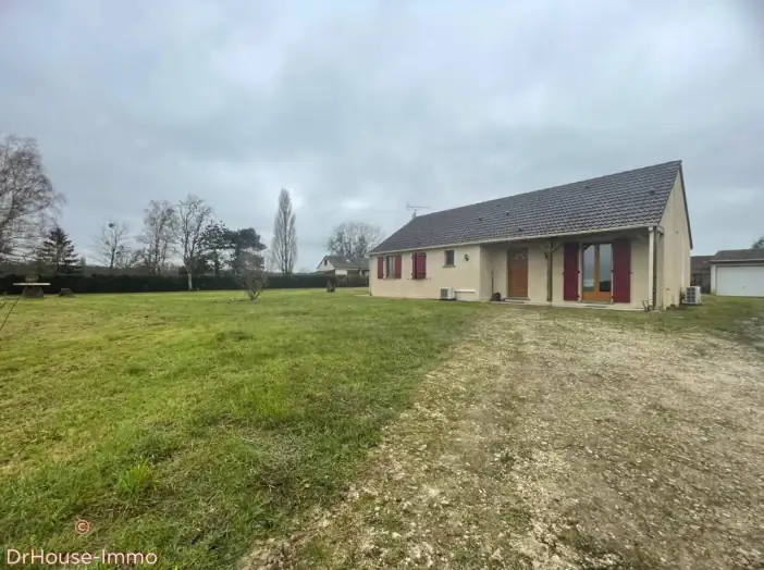 Maison 6 pièces de 102 m² - Melleroy (45220)