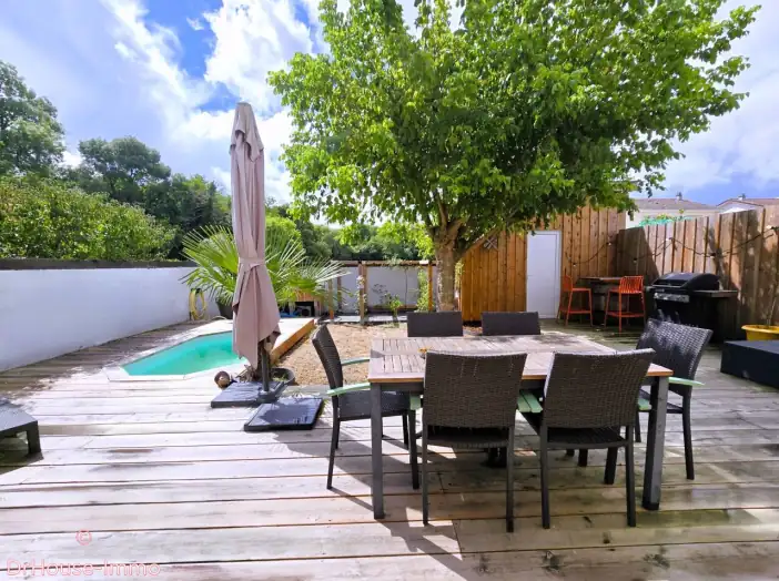 Maison 4 pièces de 114 m² - Castelnau-de-Médoc (33480)