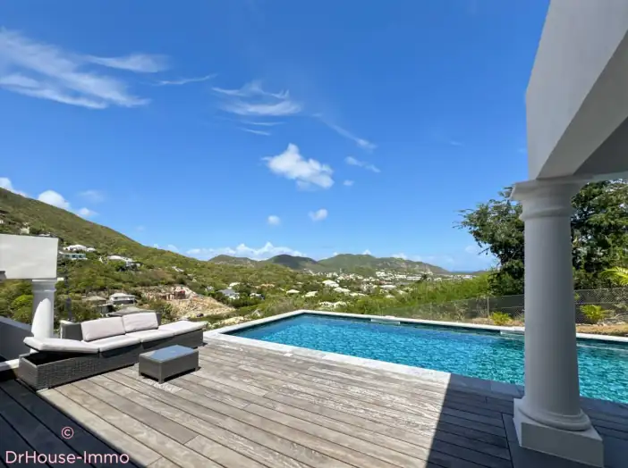 Maison 5 pièces de 174 m² - Saint-Martin (97150)