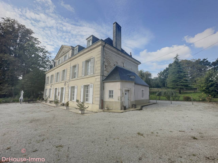 Château de 419m² - 14 pièces