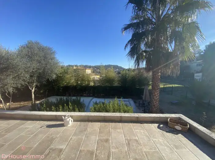 Maison 5 pièces de 118 m² - Le Val (83143)