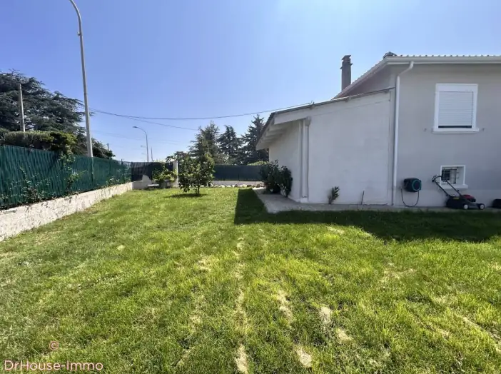 Maison 5 pièces de 131 m² - Solaize (69360)