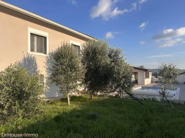 Maison 5 pièces de 165 m² - Solaize (69360)