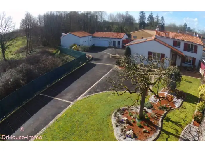 Maison 7 pièces de 131 m² - Lège (44650)