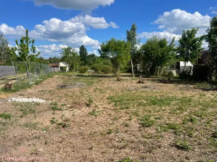 Terrain de 3 897 m² - Sainte-Geneviève-des-Bois (45230)