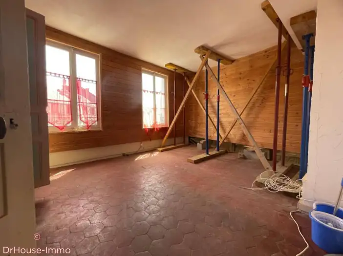 Immeuble 4 pièces de 70 m² - Château-Renard (45220)