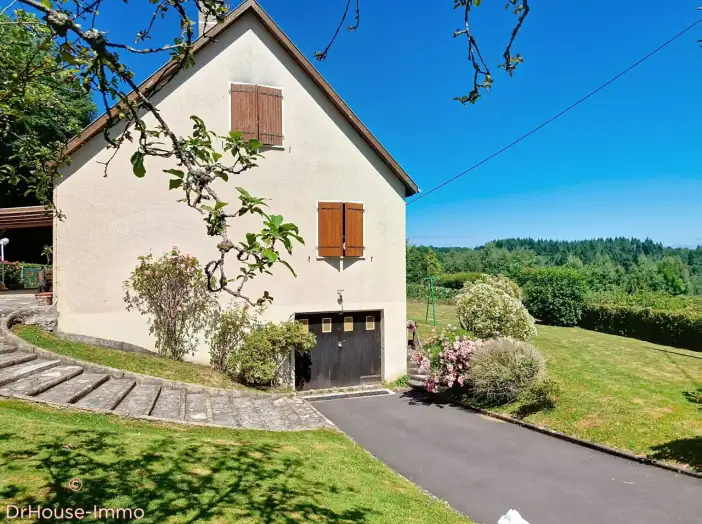 Maison 4 pièces de 107 m² - Lisieux (14100)