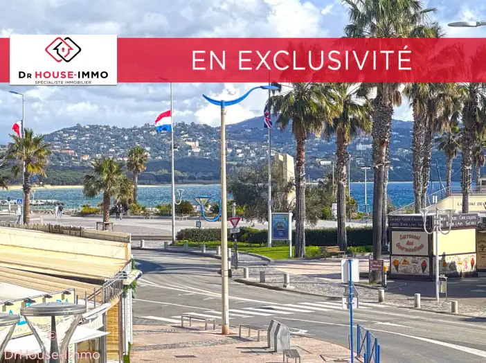 Appartement 2 pièces de 62 m² - Cavalaire-sur-Mer (83240)