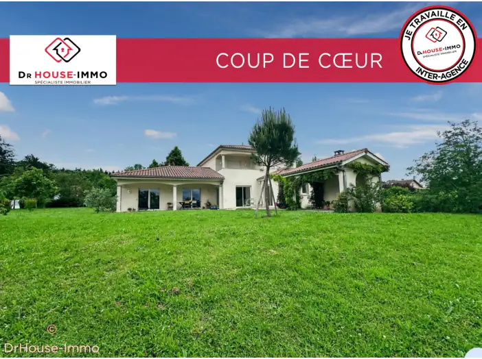 Maison 5 pièces de 210 m² - Saint-Martin-Belle-Roche (71118)