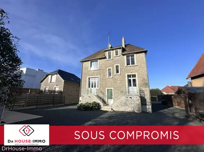 Maison 9 pièces de 235 m² - Grandcamp-Maisy (14450)