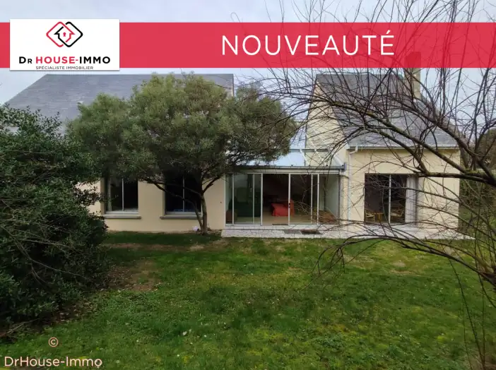 Maison 8 pièces de 211 m² - Hermanville-sur-Mer (14880)