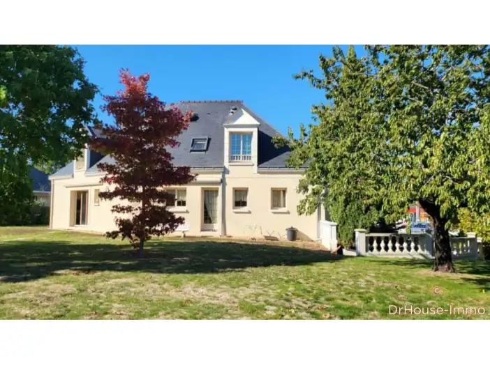 Maison 7 pièces de 192 m² - Rochefort-sur-Loire (49190)