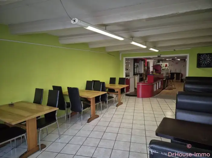 Commerce 9 pièces de 227 m² - Cunlhat (63590)