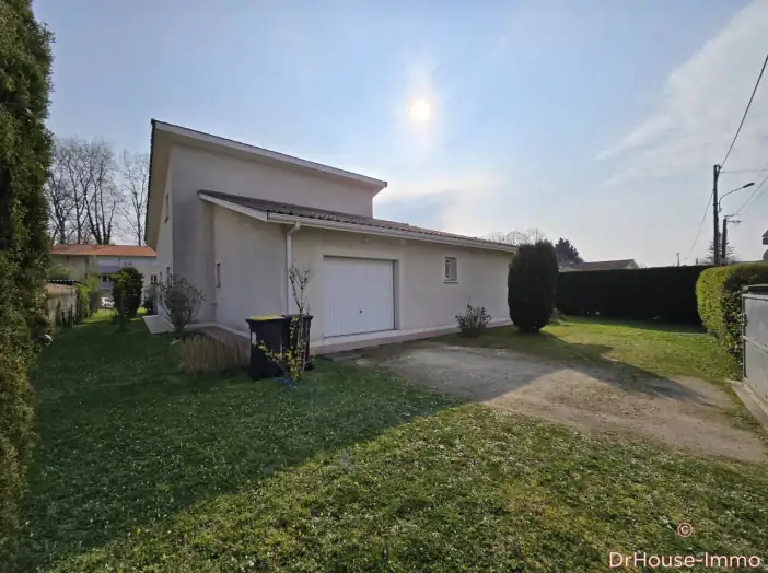 Maison 4 pièces de 135 m² - Castelnau-de-Médoc (33480)