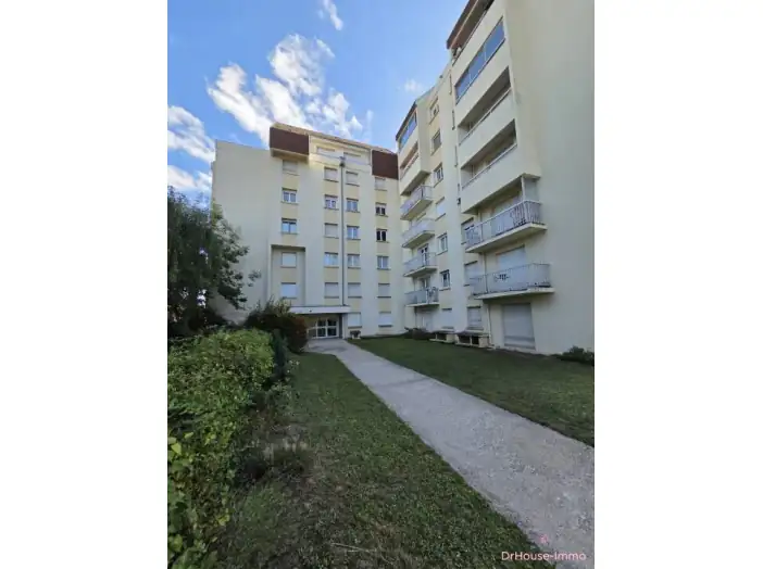 Appartement 5 pièces de 109 m² - Troyes (10000)