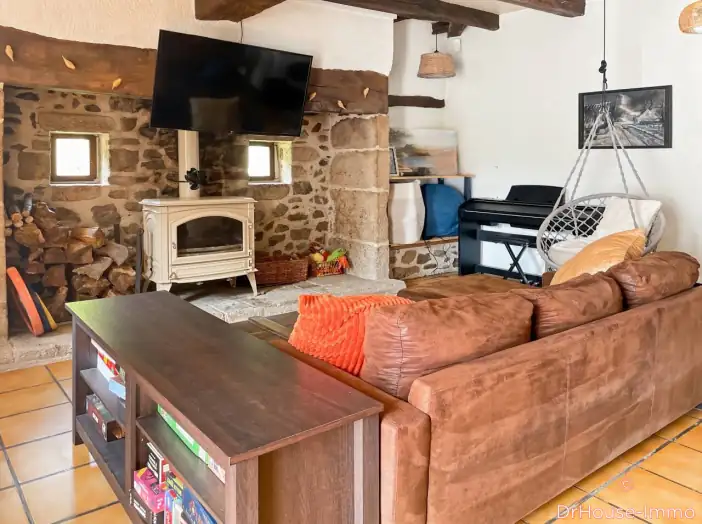 Maison 6 pièces de 146 m² - Monceaux-sur-Dordogne (19400)