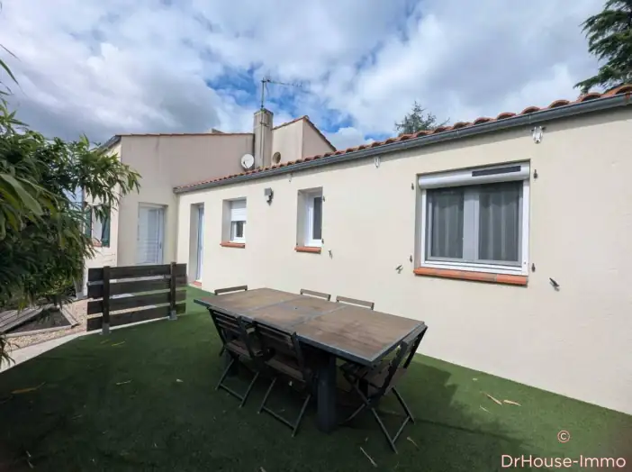 Maison 6 pièces de 112 m² - Lège (44650)
