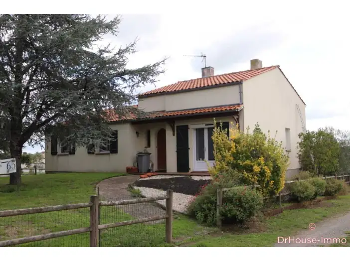 Maison 6 pièces de 112 m² - Lège (44650)