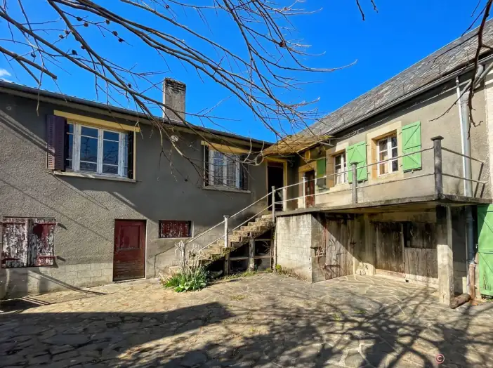 Maison 7 pièces de 110 m² - Brivezac (19120)