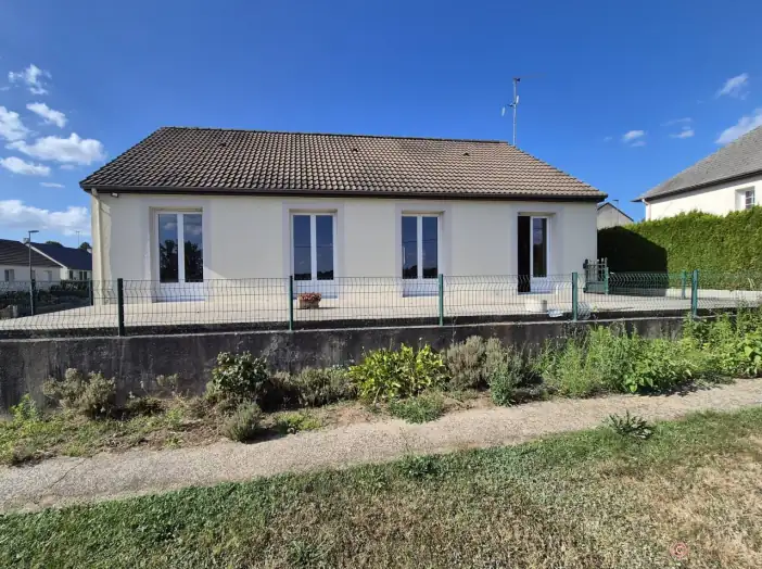 Maison 6 pièces de 97 m² - Brécé (53120)