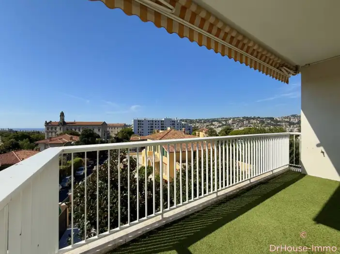 Appartement 4 pièces de 99 m² - Nice (06000)