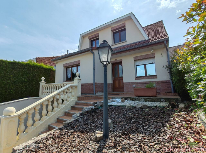Maison 5 pièces de 140 m² - Ruitz (62620)