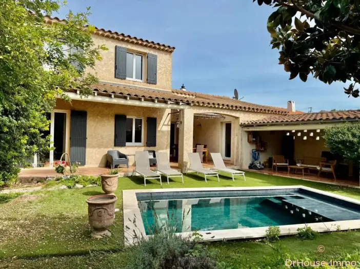 Maison 5 pièces de 115 m² - Pertuis (84120)