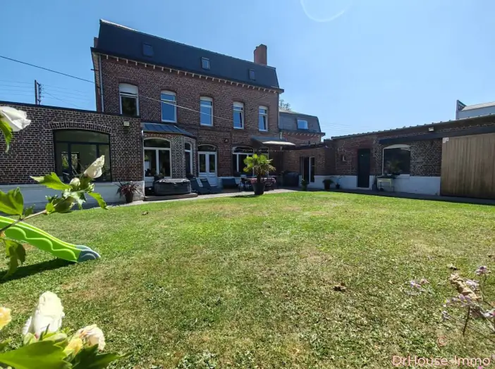 Maison 12 pièces de 338 m² - Divion (62460)