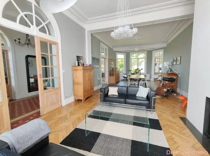 Maison 12 pièces de 338 m² - Divion (62460)