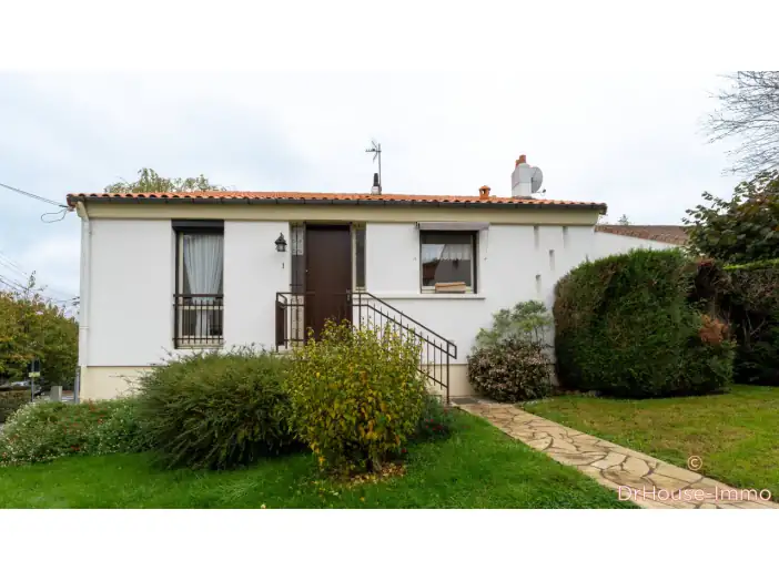 Maison 5 pièces de 106 m² - Saint-Benoît (86280)