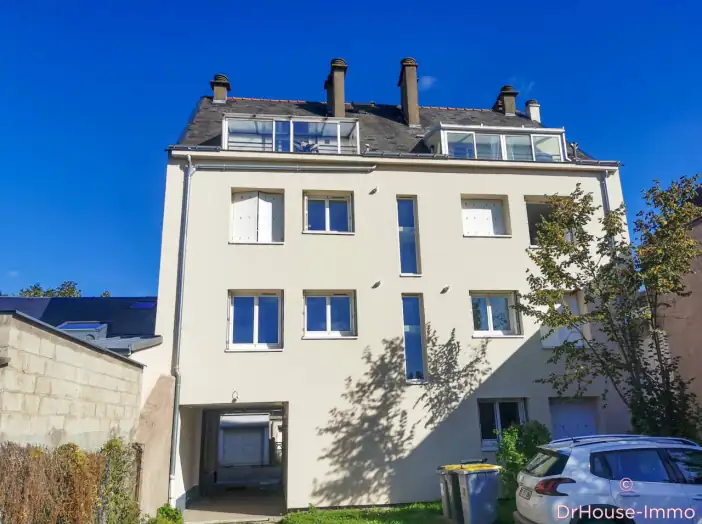 Appartement 1 pièce de 31 m² - Saint-Pierre-des-Corps (37700)