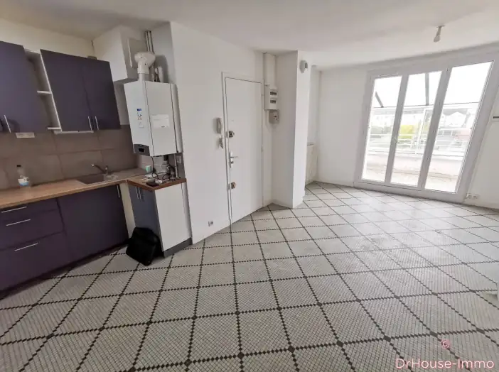 Appartement 1 pièce de 31 m² - Saint-Pierre-des-Corps (37700)