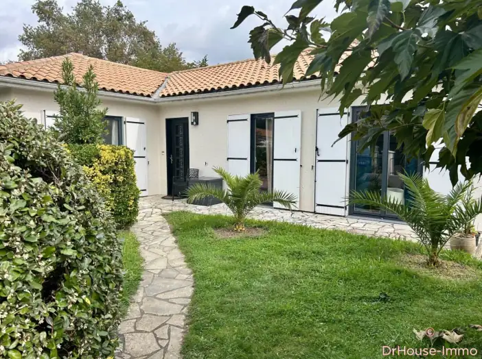 Maison 5 pièces de 110 m² - Artigues-près-Bordeaux (33370)