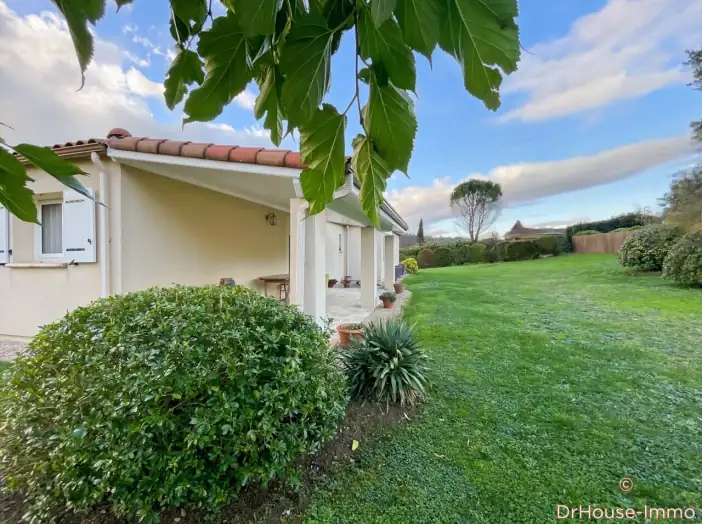 Maison 5 pièces de 152 m² - Belmont-Bretenoux (46130)