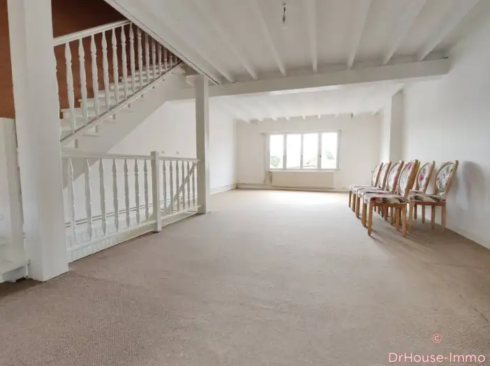 Maison 10 pièces de 274 m² - Nœux-les-Mines (62290)