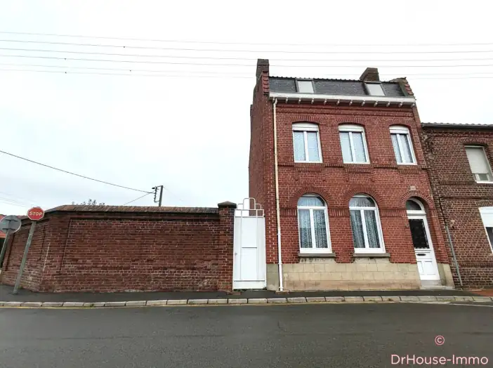 Maison 6 pièces de 120 m² - Béthune (62400)