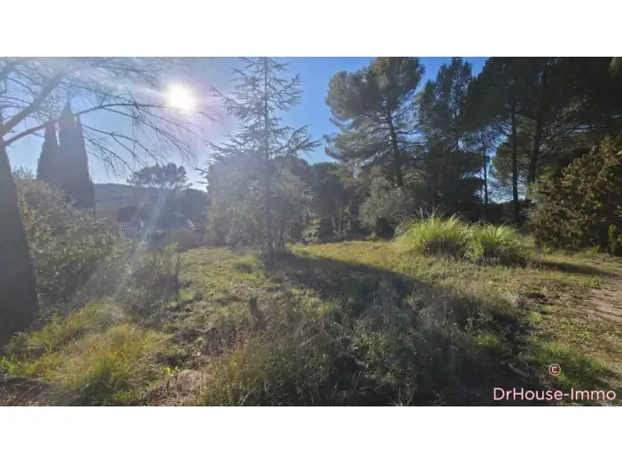 Terrain de 1 314 m² - Le Val (83143)