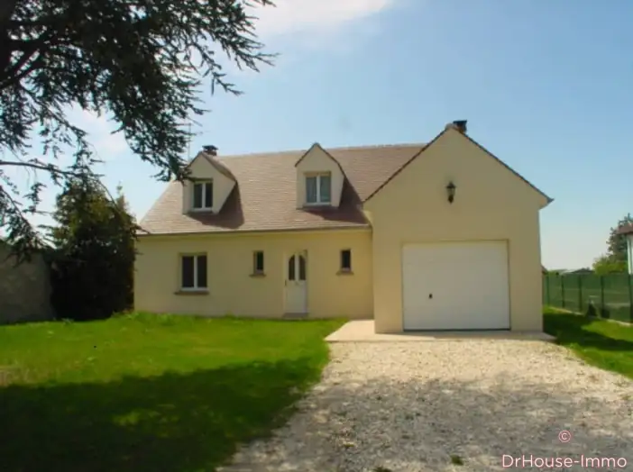 Maison 6 pièces de 140 m² - Solterre (45700)