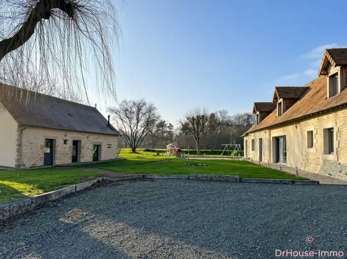 Maison 7 pièces de 180 m² - Marolles-les-Braults (72260)