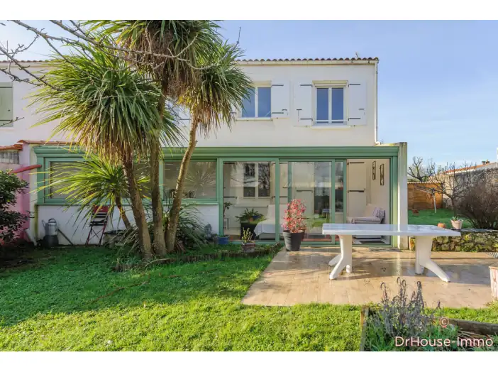 Maison 5 pièces de 95 m² - La Rochelle (17000)