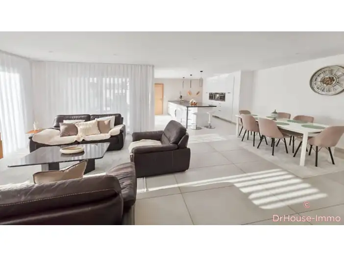 Maison 6 pièces de 180 m² - Perrigny-lès-Dijon (21160)