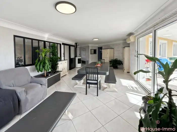 Maison 6 pièces de 137 m² - Saint-Vincent-de-Paul (40990)